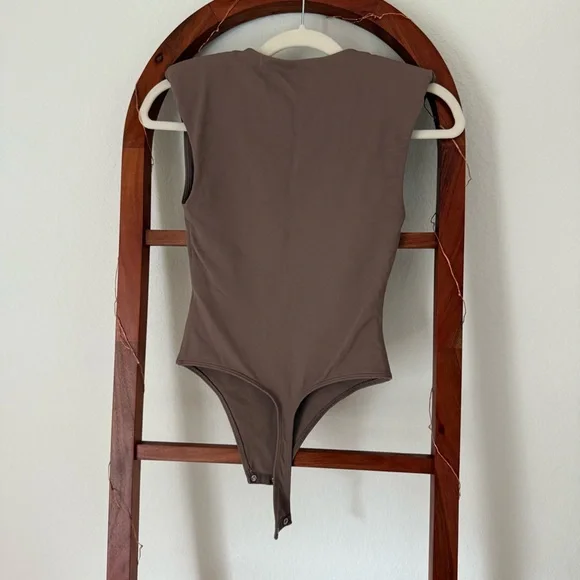 Babaton Taupe Bodysuit - Picture 4 of 4